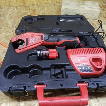 Obcinak do rur Milwaukee