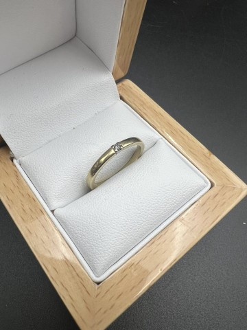 Złoty pierścionek Próba 585 Waga: 2.67 g