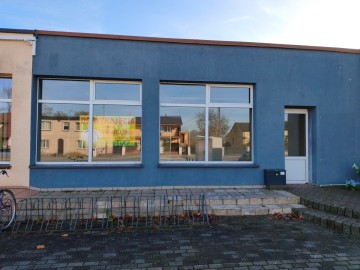 Nieruchomość handlowo-usługowa, działka 688m2, lokal 100 m2