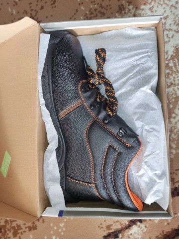 Buty robocze z podnoskiem