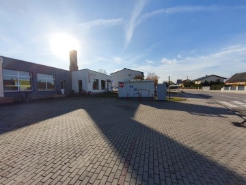 Wynajmę lokal handlowo-usługowy 100m2, parking, działka