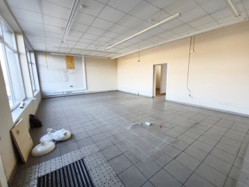 Wynajmę lokal handlowo-usługowy 100m2, parking, działka