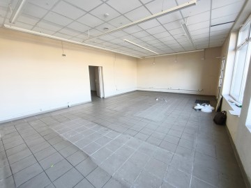 Wynajmę lokal handlowo-usługowy 100m2, parking, działka