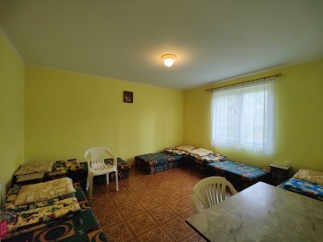 Sprzedam 2 budynki mieszkalne w okolicy lasów i jeziora