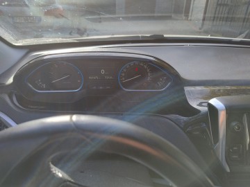 SPRZEDAM PEUGEOT 2008