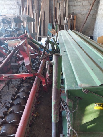 Agregat uprawowo-siewny siewnika Amazonka