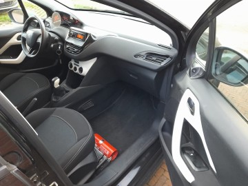 Sprzedam peugeota 208