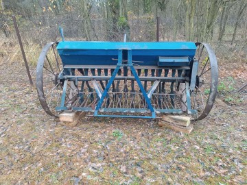 Siewnik zbożowy konny