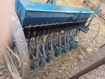 Siewnik zbożowy konny