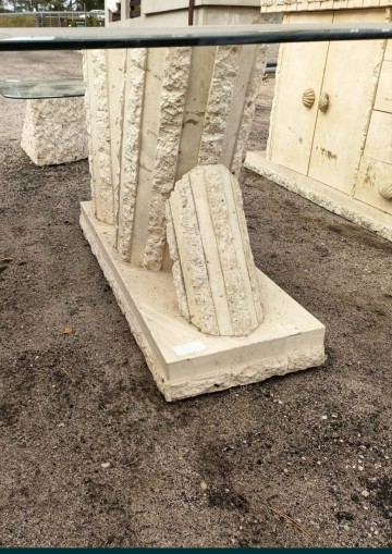 Zestaw pięknych mebli greckich.