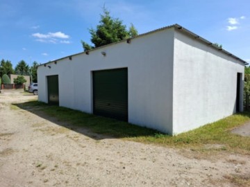 Sprzedam dom z 3 dzialkami