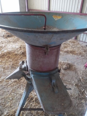 Sprzedam śrutownik Bąk