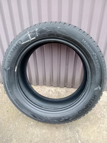 opony zimowe 225/55 R18 kumho  r.2024