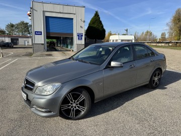 Mercedes C 1.8 BENZYNA Klimatronik Nawigacja Ledy