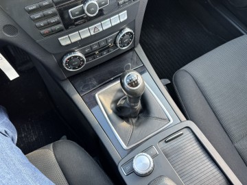 Mercedes C 1.8 BENZYNA Klimatronik Nawigacja Ledy