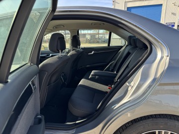 Mercedes C 1.8 BENZYNA Klimatronik Nawigacja Ledy