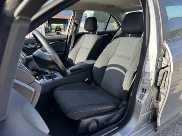 Mercedes C 1.8 BENZYNA Klimatronik Nawigacja Ledy