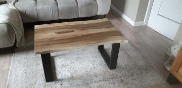 stolik kawowy orzech