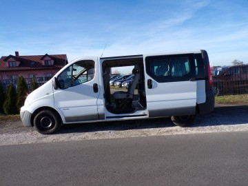 RENAULT TRAFIC 2.0 DIESEL 9-OSOBOWY LONG