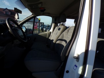 RENAULT TRAFIC 2.0 DIESEL 9-OSOBOWY LONG