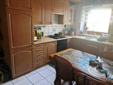 Sprzedam dom szeregowy, piwnica, garaż, ogród -os. Chorzeń