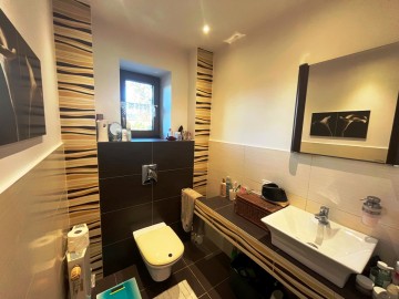 Sprzedam dom szeregowy, piwnica, garaż, ogród -os. Chorzeń