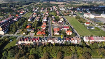 Sprzedam dom szeregowy, piwnica, garaż, ogród -os. Chorzeń