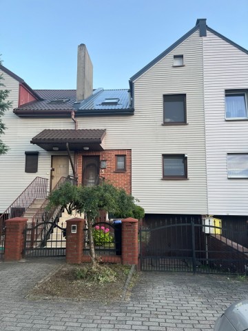 Sprzedam dom szeregowy, piwnica, garaż, ogród -os. Chorzeń