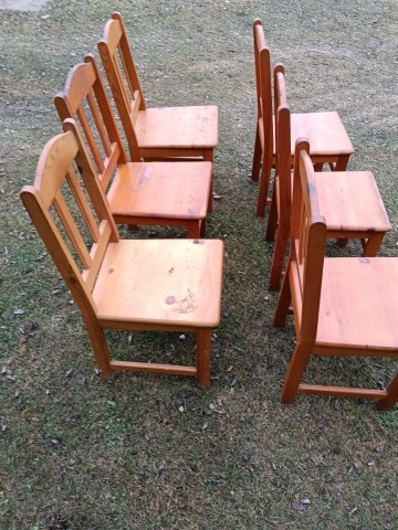 Stół drewniany rozkładany plus krzesła