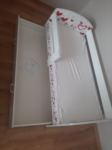 Piękne łóżko 160×80 Lucy z grafiką dla dziewczynki