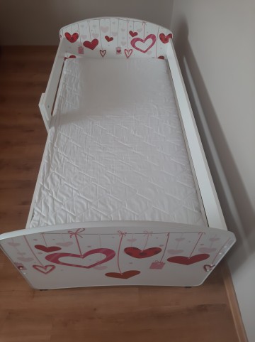 Piękne łóżko 160×80 Lucy z grafiką dla dziewczynki