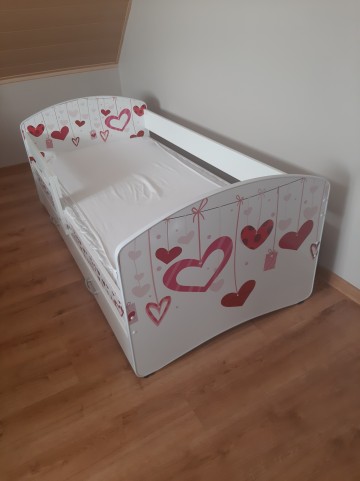 Piękne łóżko 160×80 Lucy z grafiką dla dziewczynki