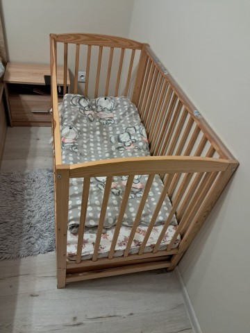 Sprzedam łóżeczko