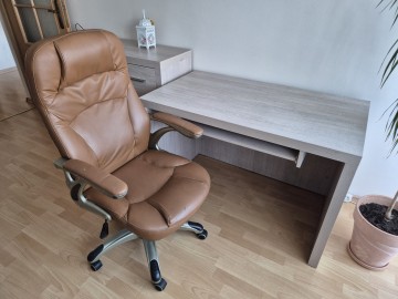 Sprzedam biurko i krzesło