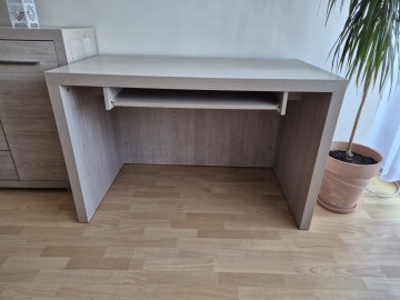 Sprzedam biurko i krzesło