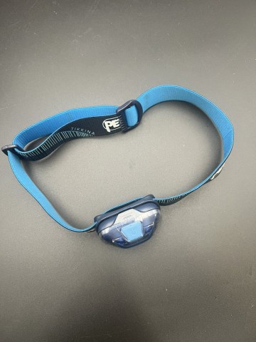 Latarka czołowa Petzl TIKKA&reg; niebieska