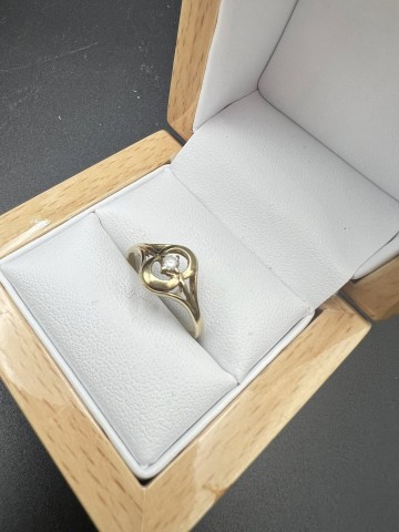 Złoty pierścionek  Pr&oacute;ba 585 Waga: 1.74 g