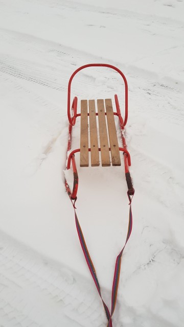 * SANKI  METALOWE Z OPARCIEM  *