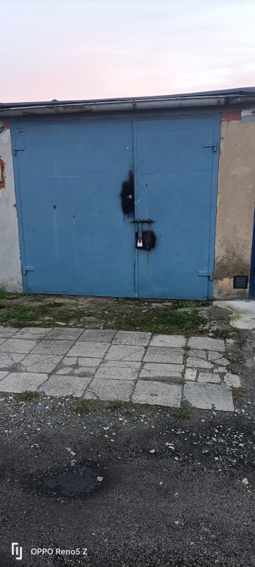 Sprzedam garaż murowany