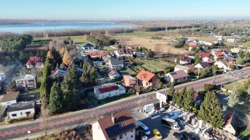 Dom w budowie z budynkiem komercyjnym - Mikorzyn