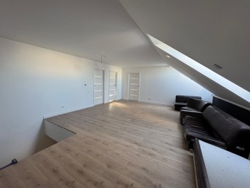 Na sprzedaż nowoczesny, dwukondygnacyjny dom w Ruminie