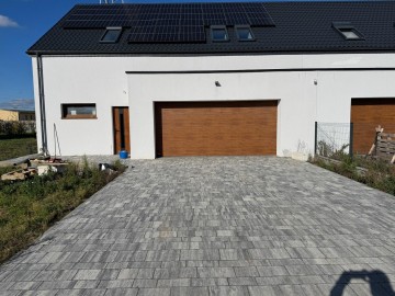 Na sprzedaż nowoczesny, dwukondygnacyjny dom w Ruminie