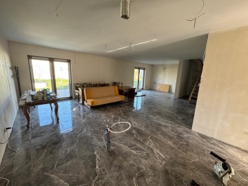 Na sprzedaż nowoczesny, dwukondygnacyjny dom w Ruminie