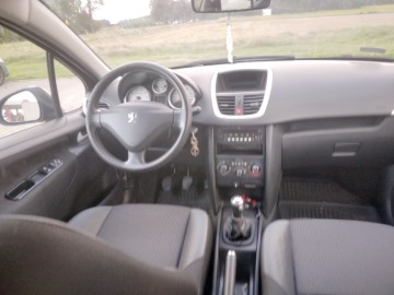 Peugeot 207 1.4 8v