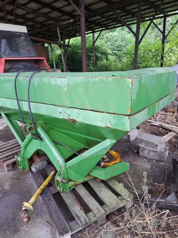 Sprzedam rozsiewacz nawozu Amazon