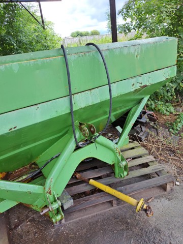 Sprzedam rozsiewacz nawozu Amazon