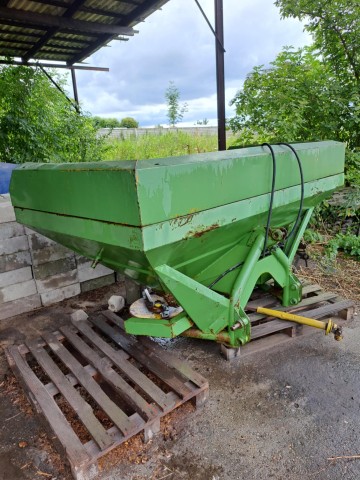 Sprzedam rozsiewacz nawozu Amazon