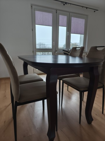 St&oacute;ł , krzesła