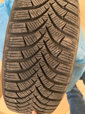 Zimowe opony Hankook wraz z felgami stalowymi 185/60 R15