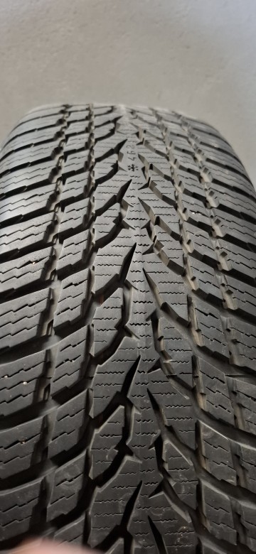 Komplet kół z oponami Nokian